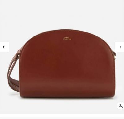 半月包