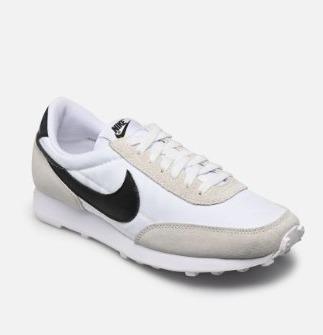 W Nike运动鞋