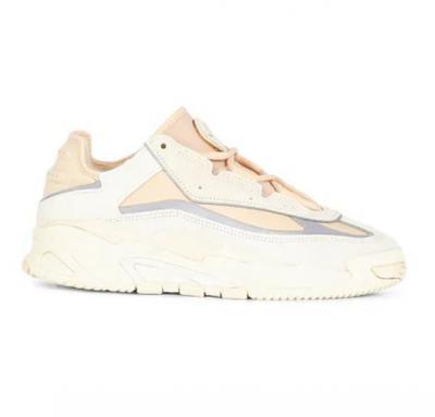 Adidas鞋