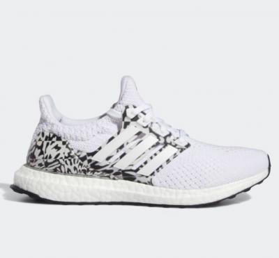 黑白ULTRABOOST 5 DNA