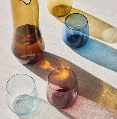 琥珀色玻璃杯