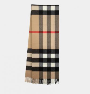 Burberry大格纹围巾
