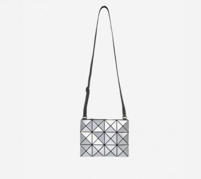 斜挎Bao Bao Issey Miyake