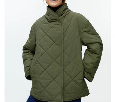 军绿色菱格纹棉服