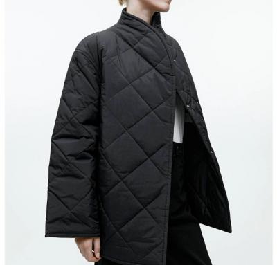 黑色菱格纹棉服
