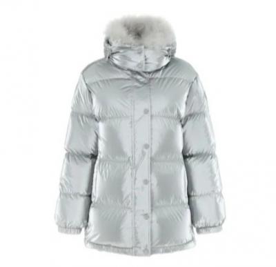 Moncler 银色羽绒服
