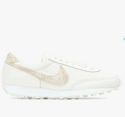 Nike白色华夫鞋