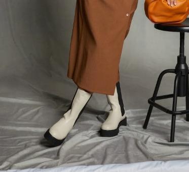 Stuart Weitzman切尔西白靴