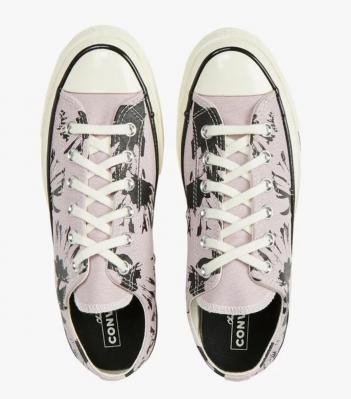 Converse Chuck 紫色运动鞋