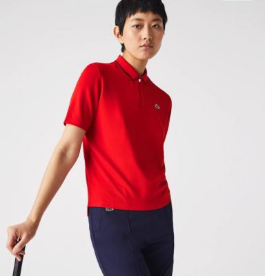 红色polo衫