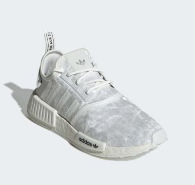 NMD_R1 极简主义丝绒白