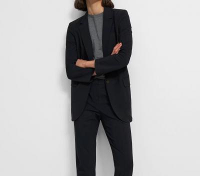 黑色西服