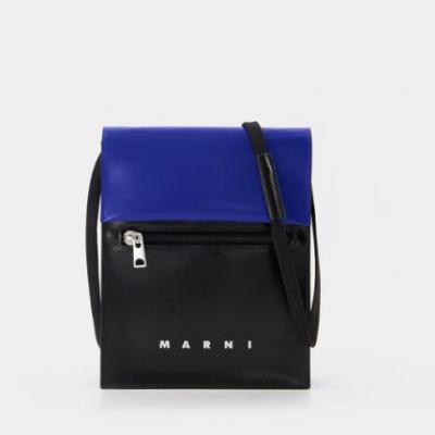 Marni 斜挎小包