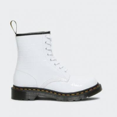 DR. MARTENS 白色漆皮8孔短靴