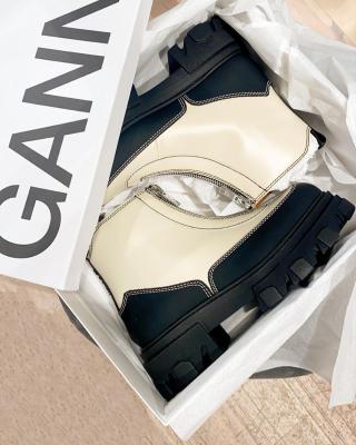 Ganni前拉链踝靴