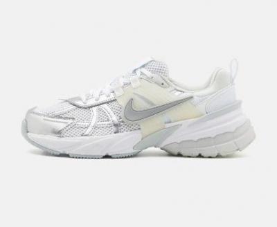 Nike V2K跑鞋