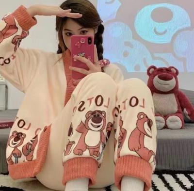 毛绒保暖睡衣