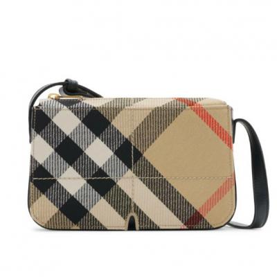Burberry 盒子包