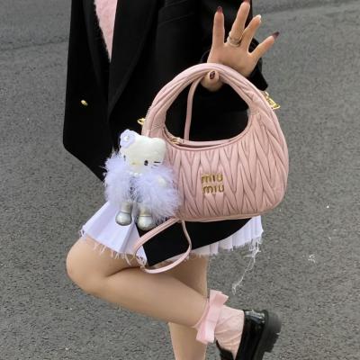 Miumiu褶皱包
