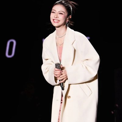 Max Mara女款Madame白色羊毛羊绒大衣