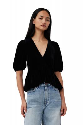 V领上衣