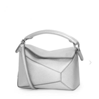 Loewe 迷你拼图包