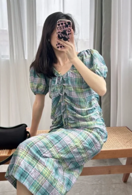 泡泡袖连衣裙