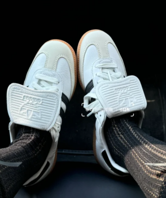 Adidas 翻舌samba