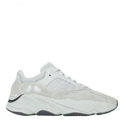 Boost 700 冰白色