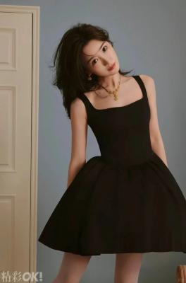 毛晓彤同款黑色公主裙