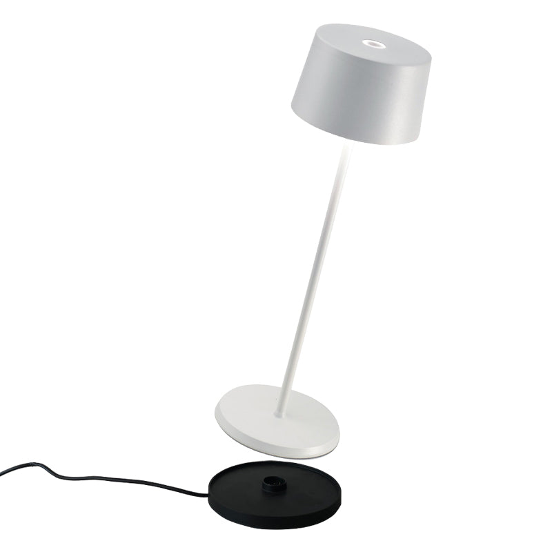 Olivia Pro 系列便携式 LED 灯