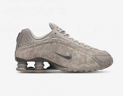 Nike Shox R4