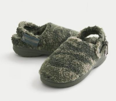 Hollister x Crocs橄榄色毛绒洞洞鞋