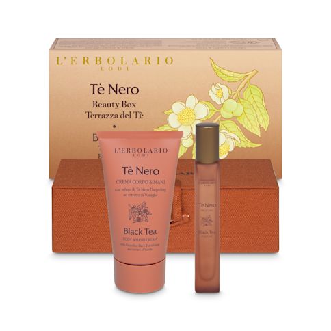 红茶美妆礼盒(茶园系列)+ 1 瓶 75ml 身体及护手霜 + 1 瓶 10ml 香水