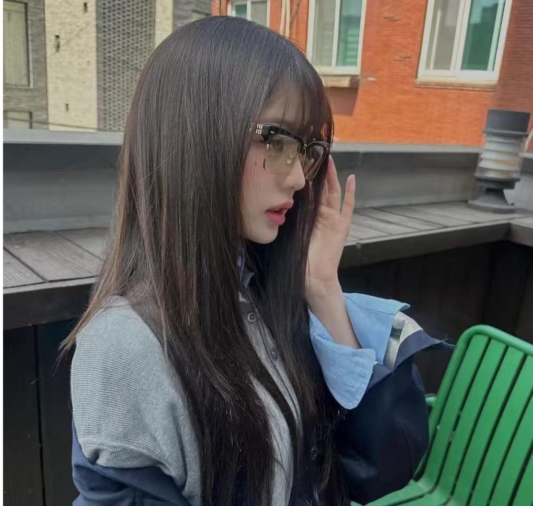 Miu Miu 半框眼镜