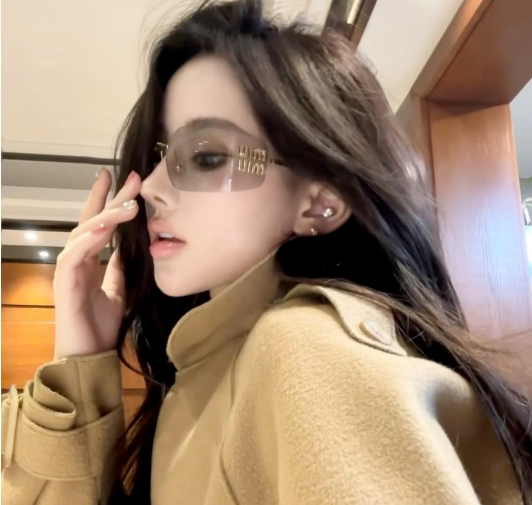 MIU MIU 墨镜