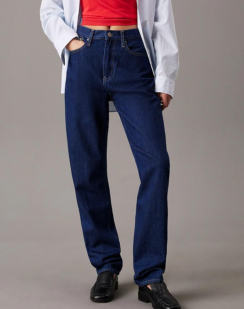 Authentic Slim 直筒牛仔裤