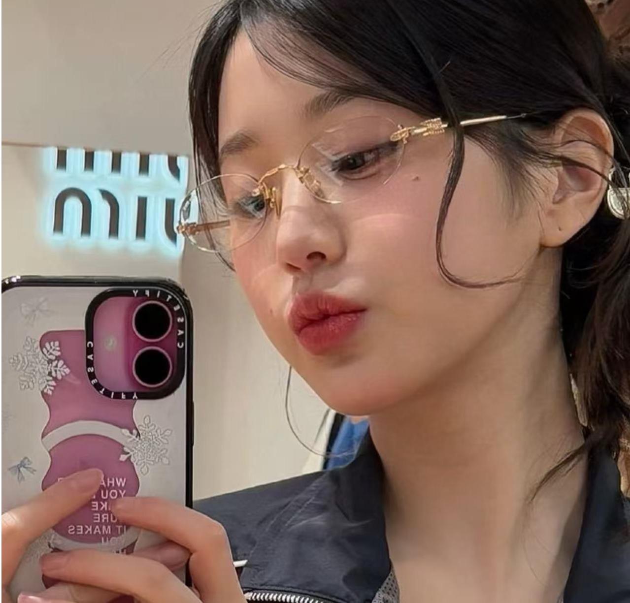 Miu Miu 书呆子墨镜
