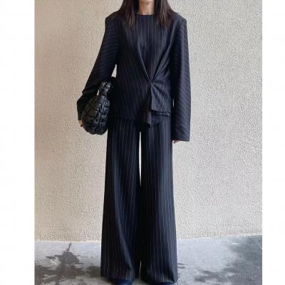 黑色条纹女上衣