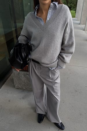 针织V领羊毛混纺毛衣