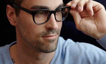 用单焦点眼镜为你的视线增添清晰和风格...