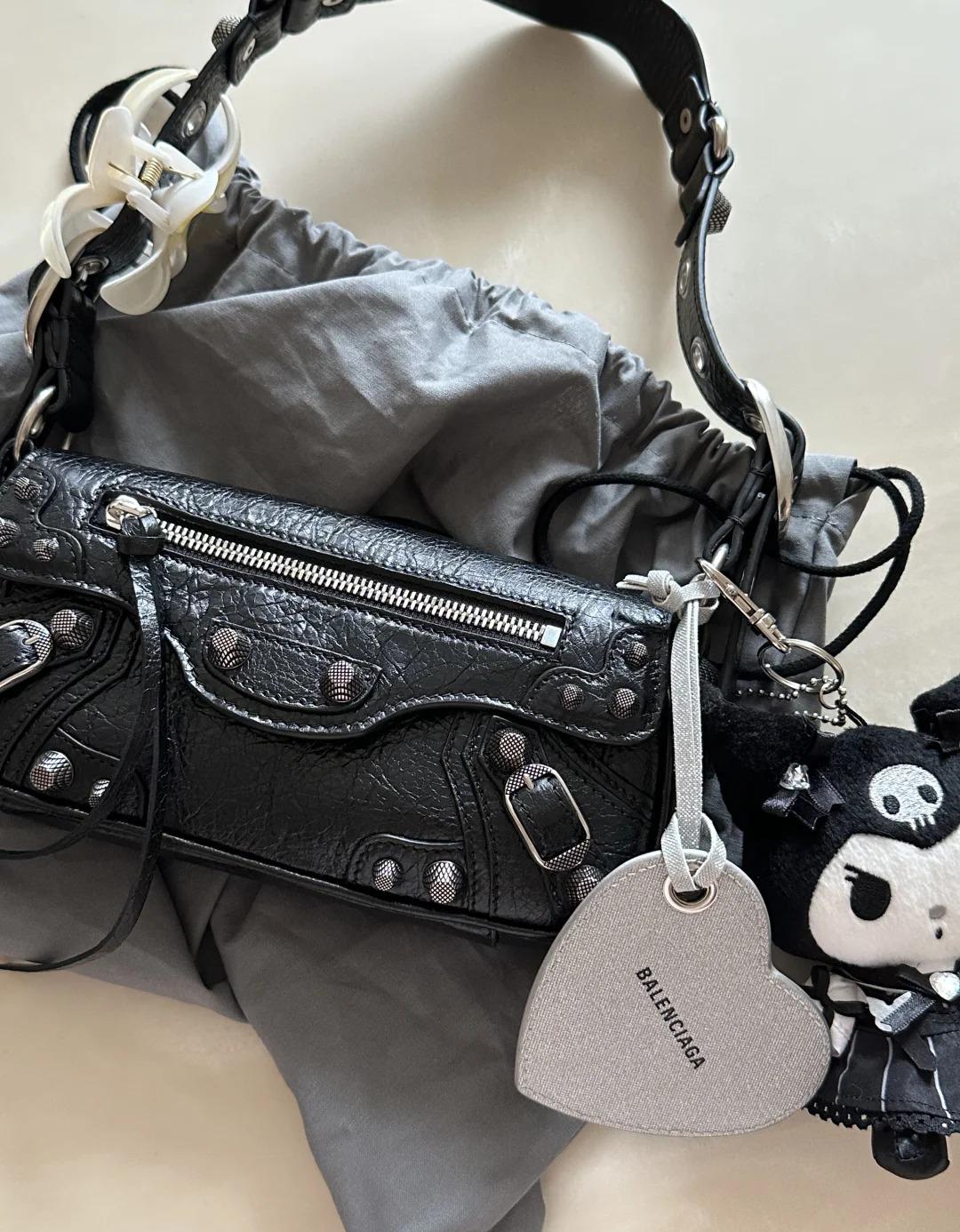 Balenciaga 牛油果绿 机车包