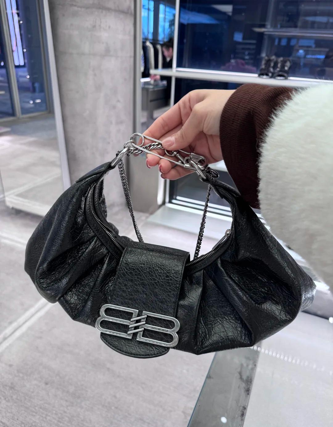 Pamela 中号单肩包