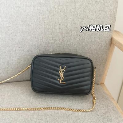 菱格皮革斜挎包