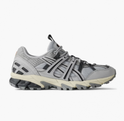 ASICS运动鞋