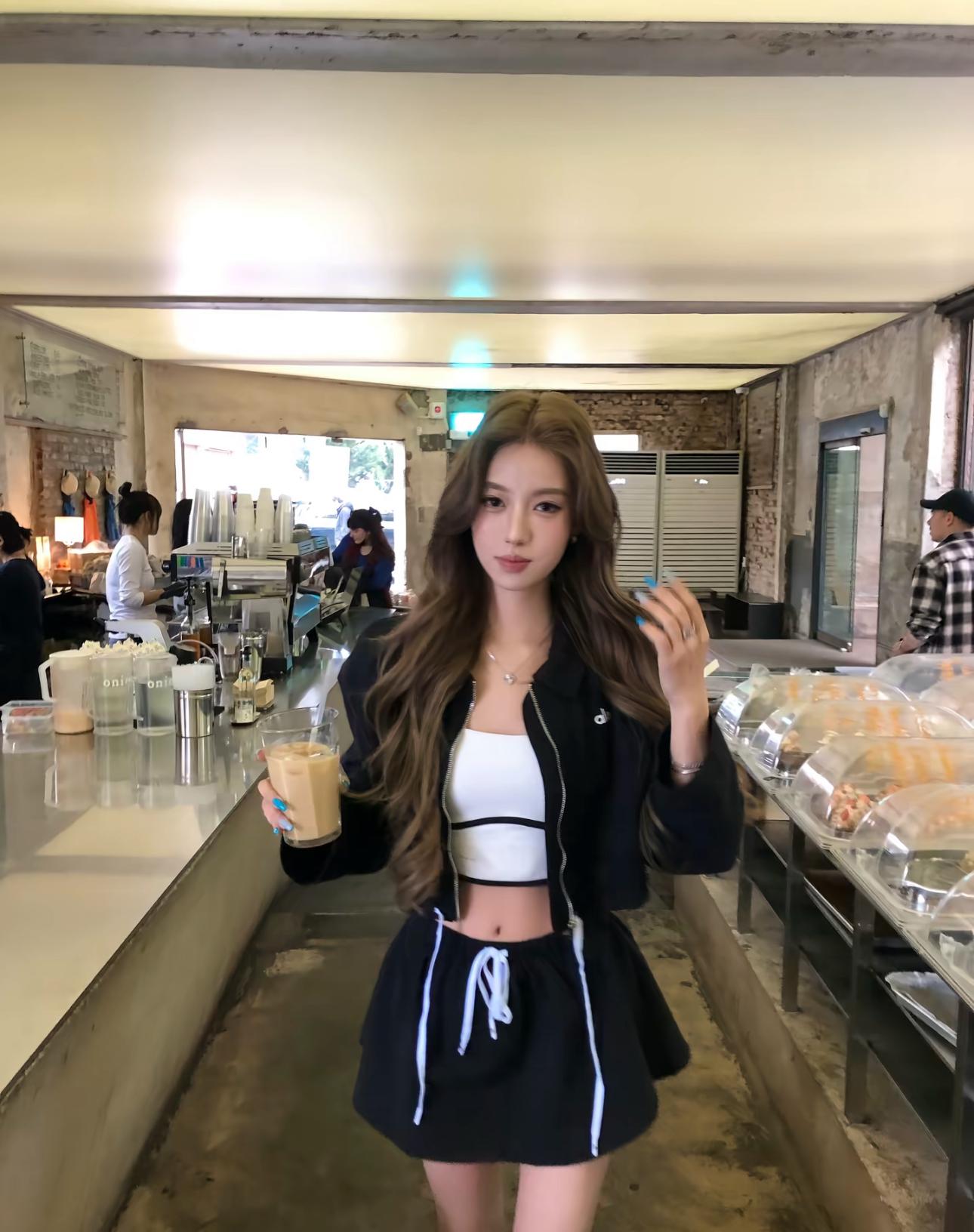 Fan Favorite 低腰迷你裙
