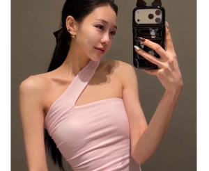 单肩棉质上衣