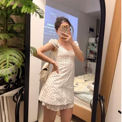 黑白波点连衣裙