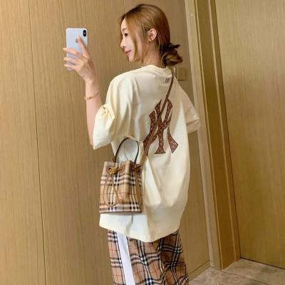 格纹迷你水桶包