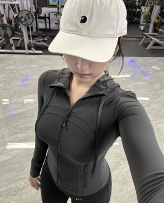Lululemon Nulu 短款夹克 灰色